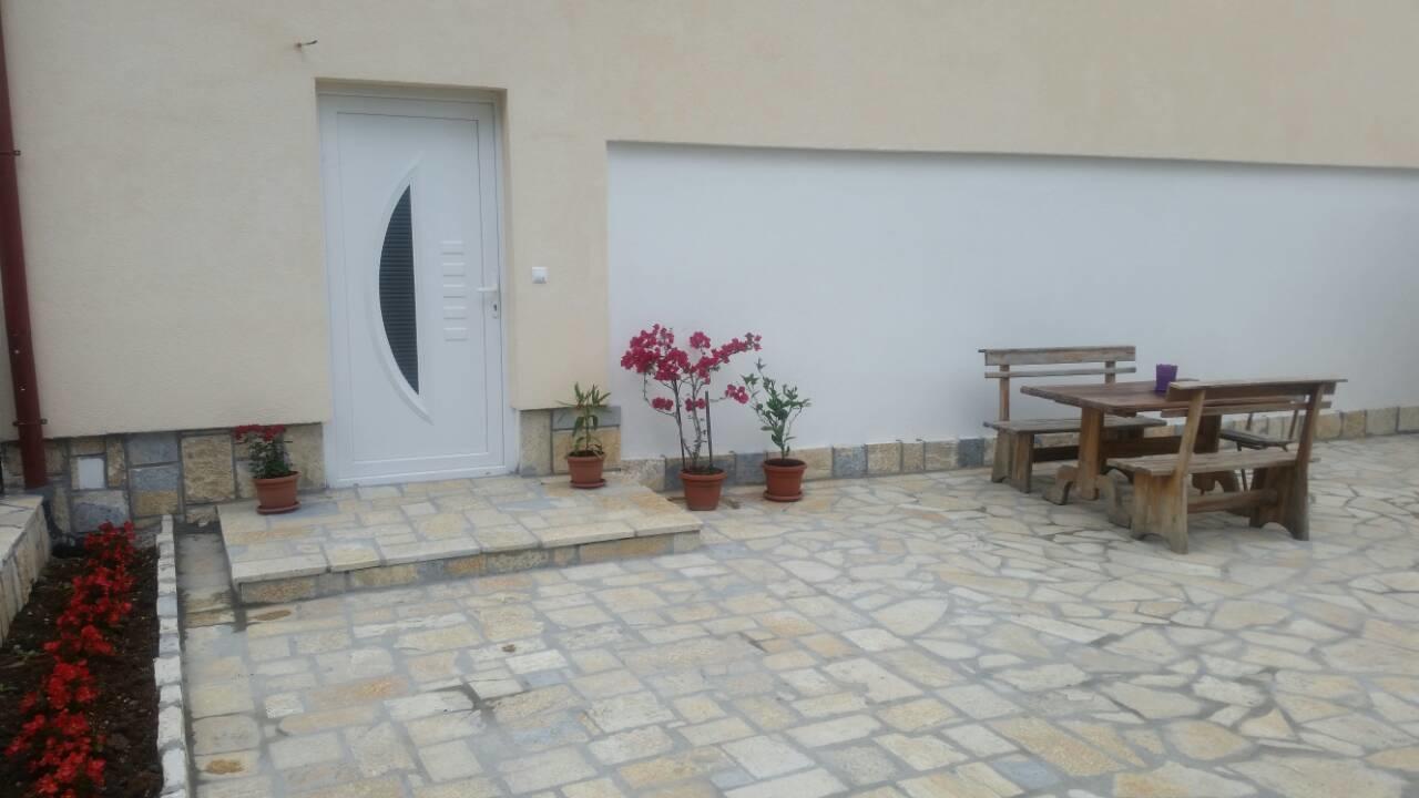Apartments סטרוגה מראה חיצוני תמונה